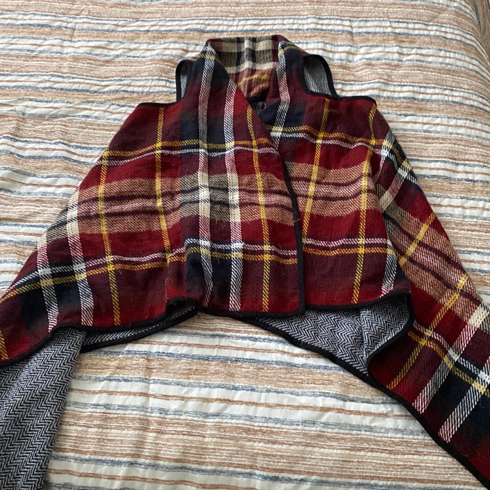 Plaid no sleeve cardigan
